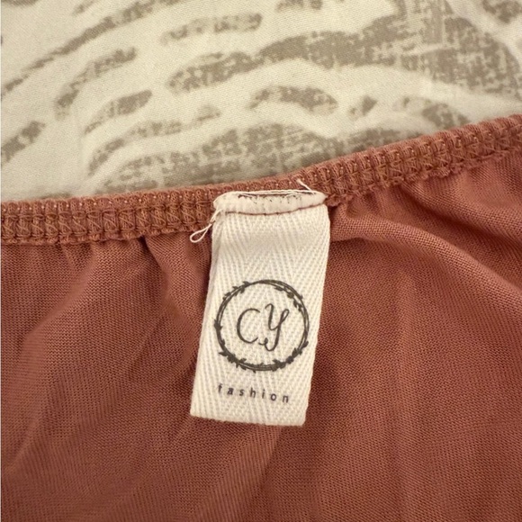 Pink lily romper - Picture 3 of 3